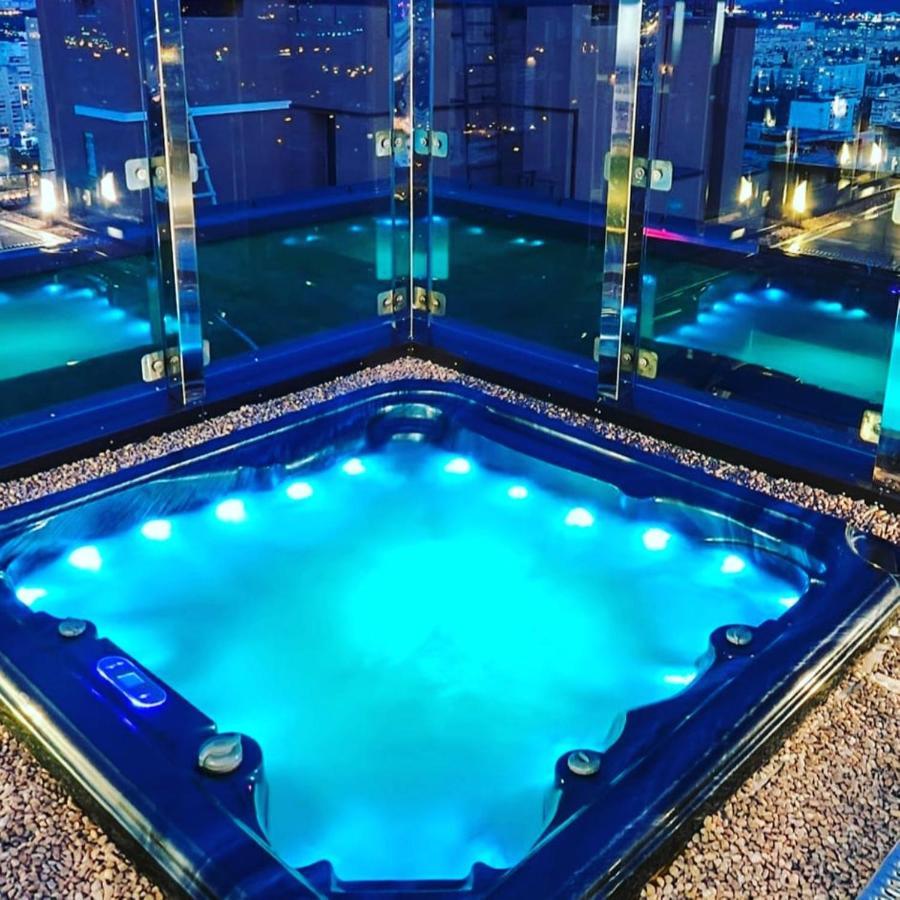 1 60m2 Center Of Obolon Near River Side. With Terrace. 22 Floor Apartment