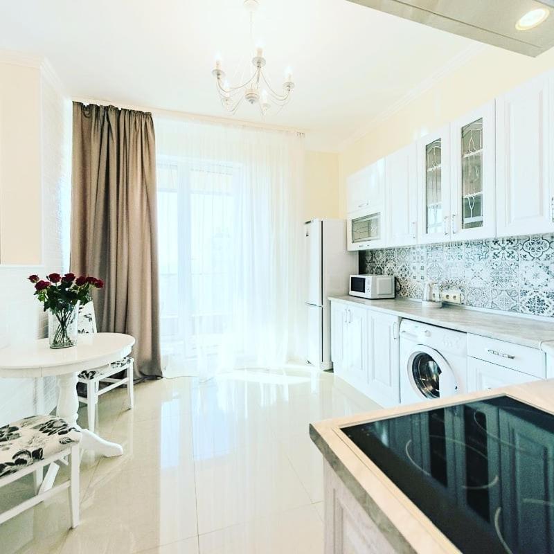 1 60m2 Center Of Obolon Near River Side. With Terrace. 22 Floor Apartment *