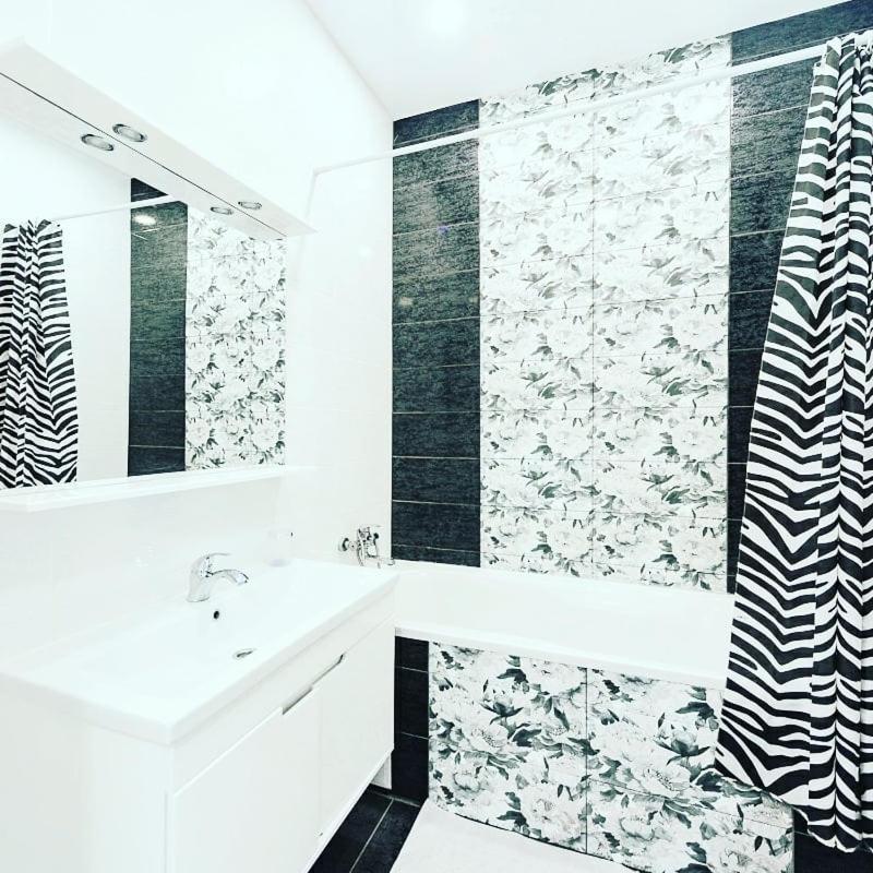1 60m2 Center Of Obolon Near River Side. With Terrace. 22 Floor Apartment Kyiv