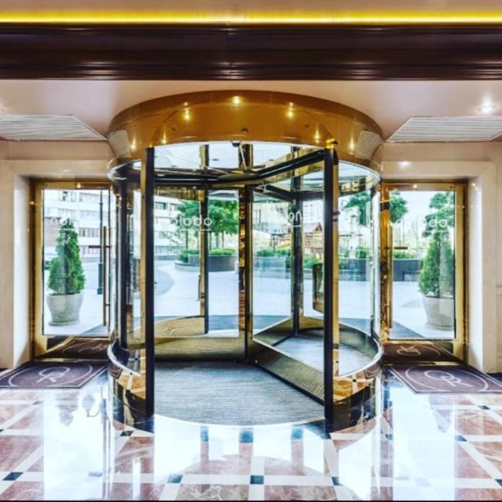 1 60m2 Center Of Obolon Near River Side. With Terrace. 22 Floor *
